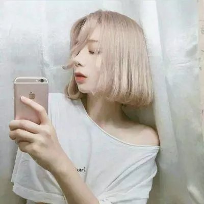 心不在焉的服务生